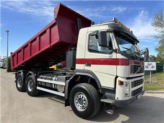 Volvo FM 400 6x6 TRACTOR / TIPPER (DOUBLE USE) - MANUAL