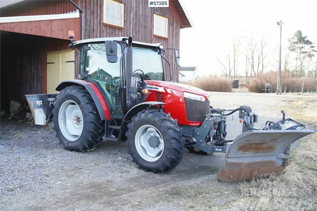 Massey Ferguson MF 4707 with sand spreader and folding plough Ciągniki rolnicze