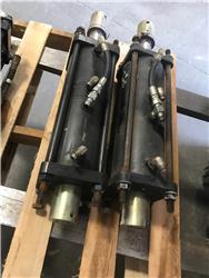 John Deere AA55508 master cylinder