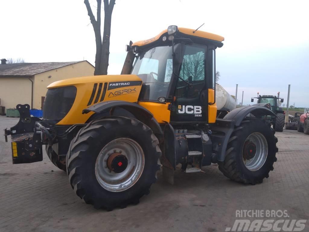 JCB Fastrac 3230 Tractors