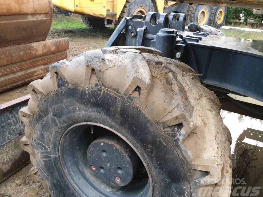 Komatsu PW148-8 Wheeled excavators