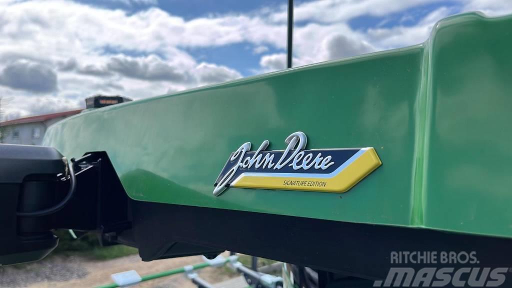 John Deere X9 1100 Combine harvesters