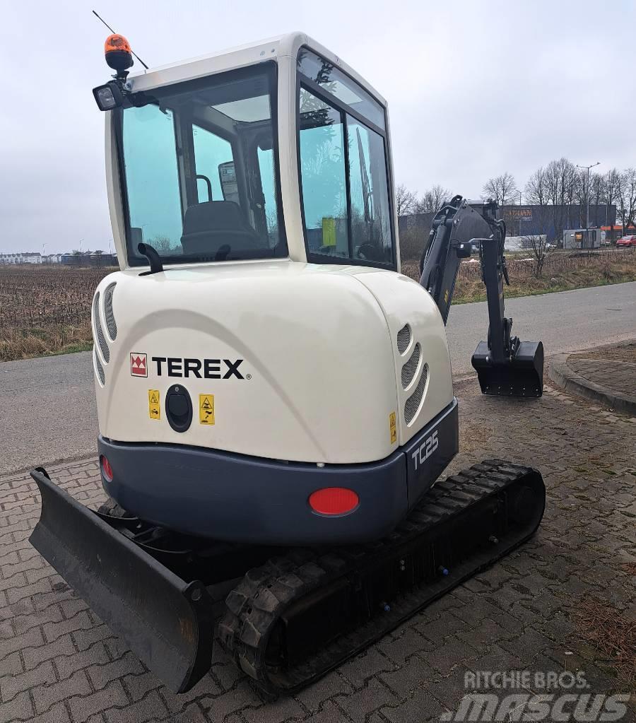 Terex TC 25 Midi excavators  7t - 12t