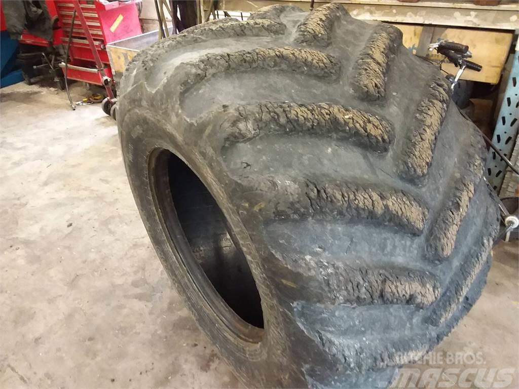 Trelleborg Twin 428 710/45x26,5 Tyres, wheels and rims