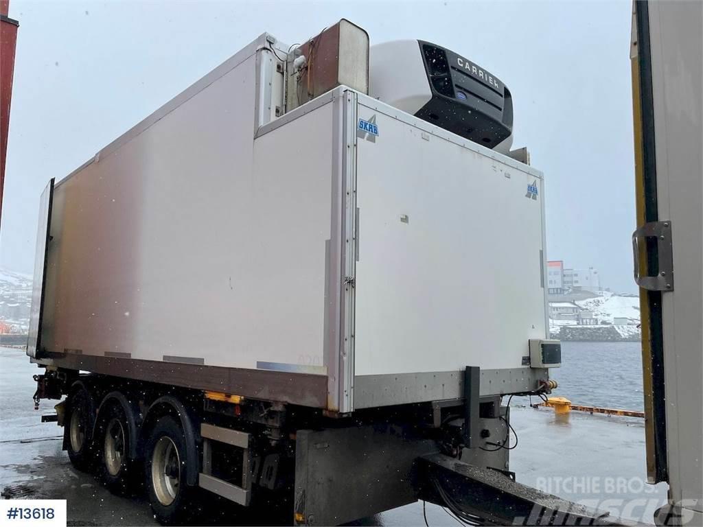 HFR Trailer w/ fridge/freezer unit, repair object Other trailers