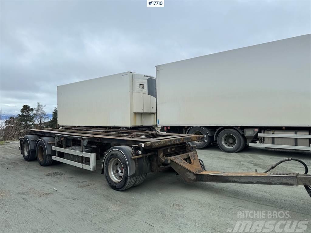 Istrail 3-axle hook trailer w/ tipper Other semi-trailers