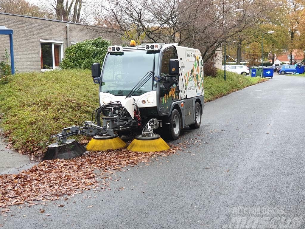 Ausa B200H Sweepers