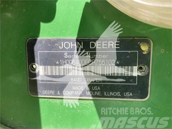 John Deere 640D Combine harvester heads