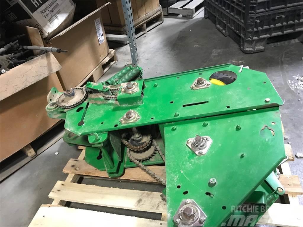 John Deere 16 Row Seed Transmission w/ 1/2 width clutches Other sowing machines and accessories