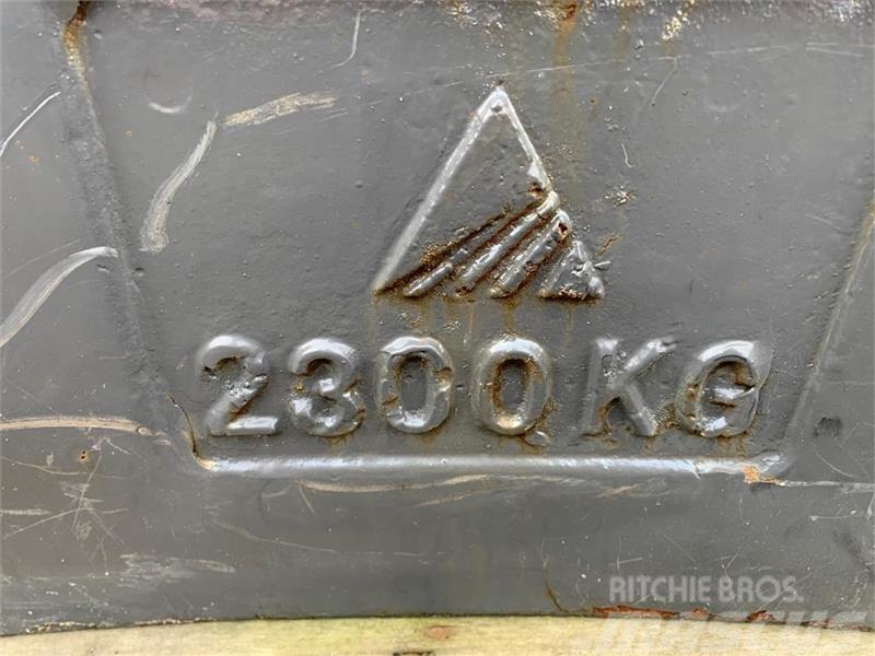 Agco 2300 KG Other tractor accessories