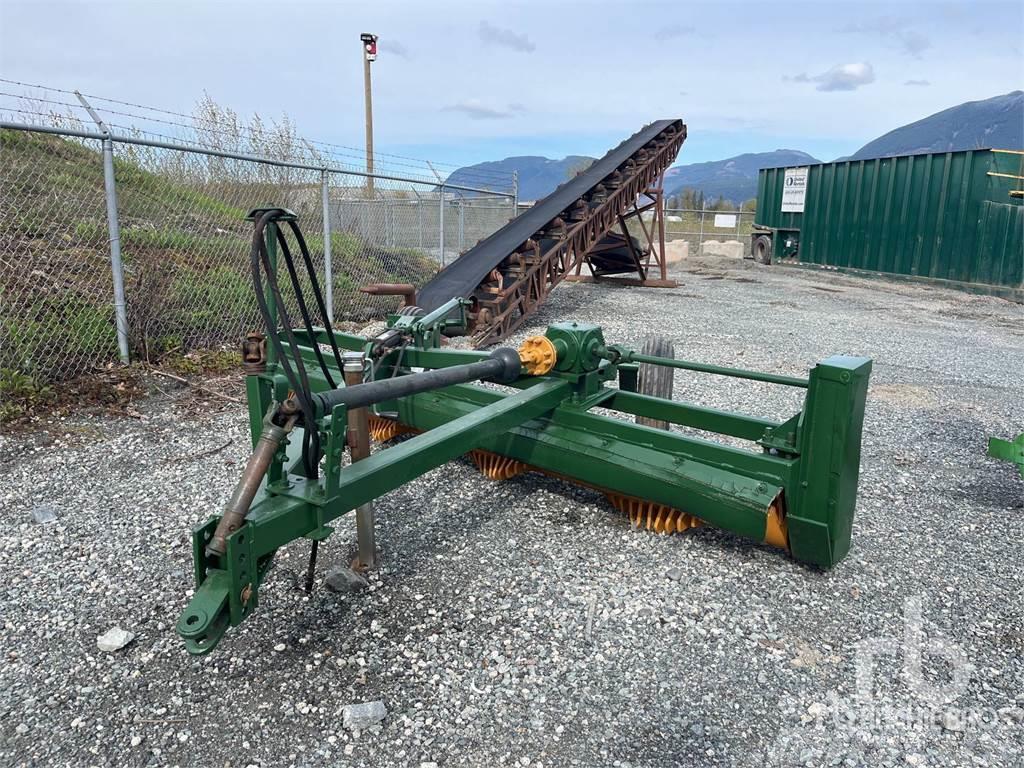 Schulte WR4-HYD Windrowers