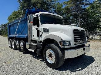 Mack GU 713