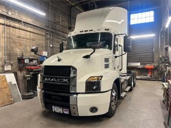 Mack AN64T