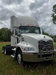 Mack CXU613