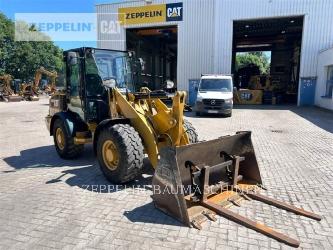 CAT 906M
