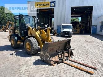 CAT 906M