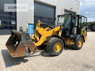 CAT 906M