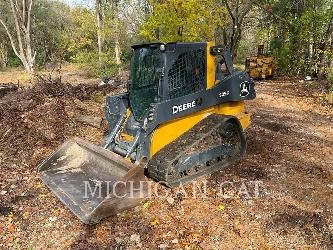 John Deere 325G