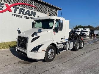 Volvo VNR64T