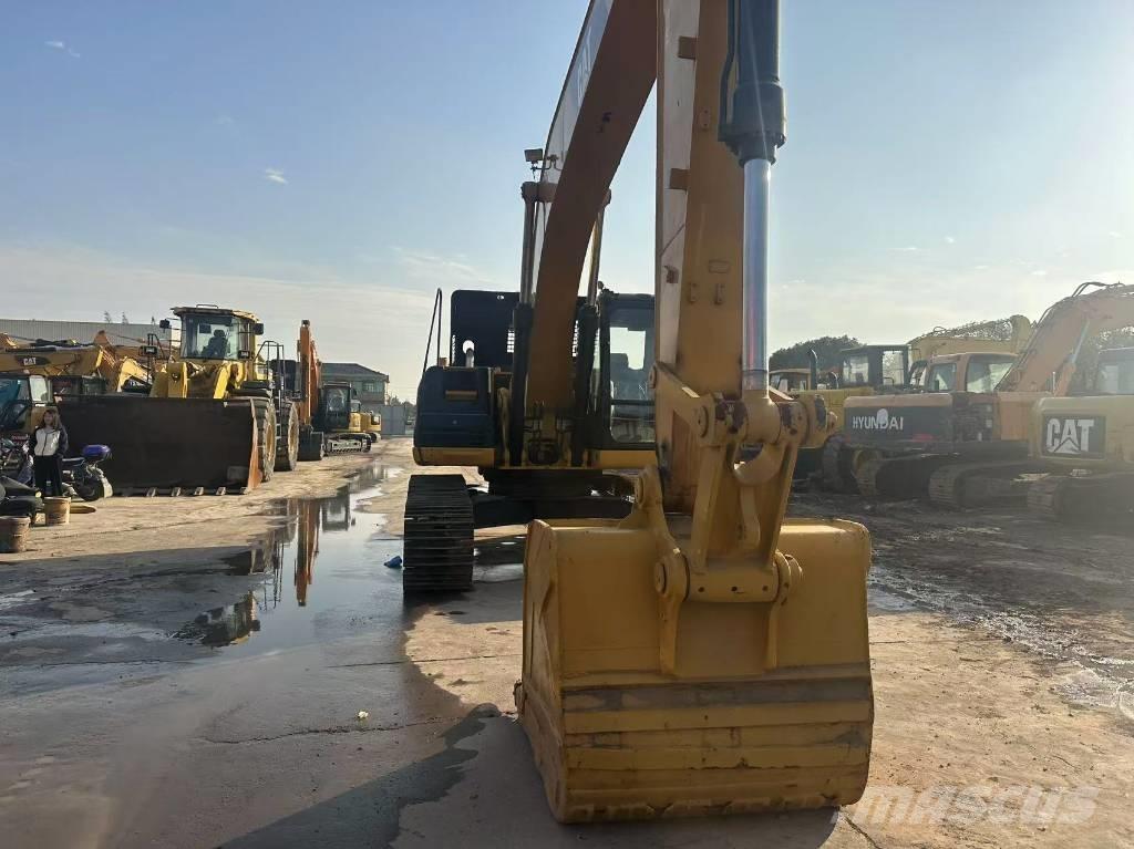 CAT 325 D Koparki gąsienicowe