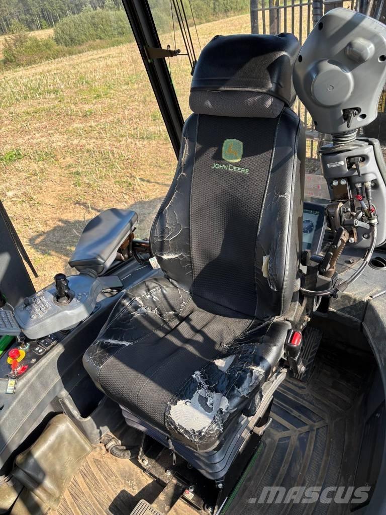 John Deere 1110G Forwardery