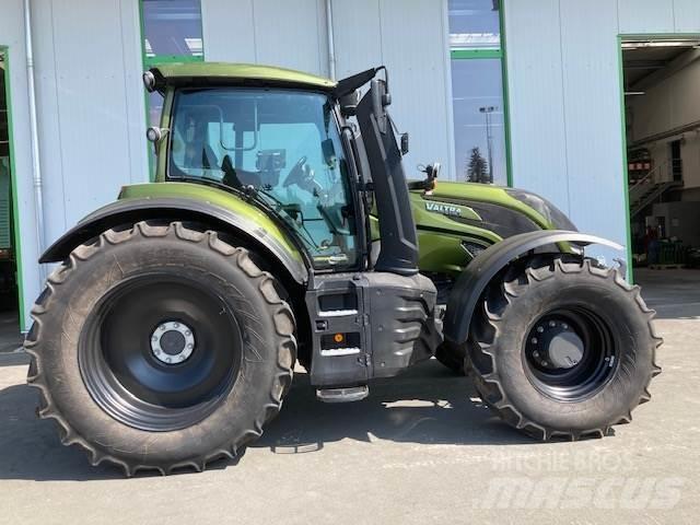 Valtra T 235 Versu Ciągniki rolnicze