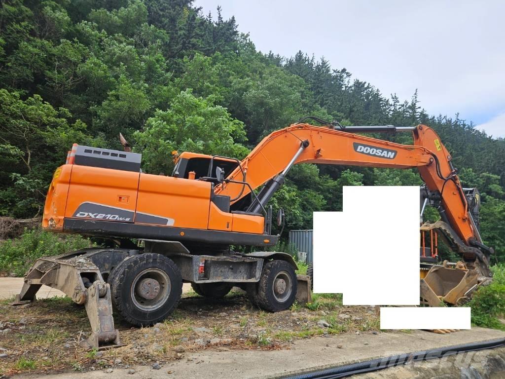 Doosan DX 210 W Koparki kołowe