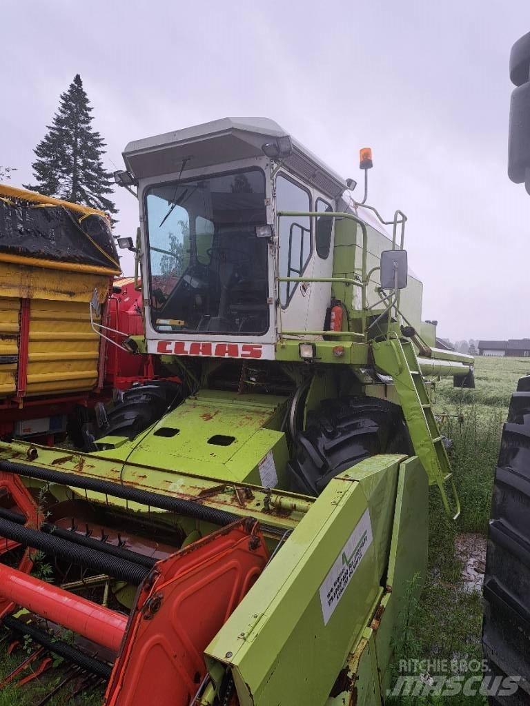 CLAAS Dominator 68 Kombajny zbożowe