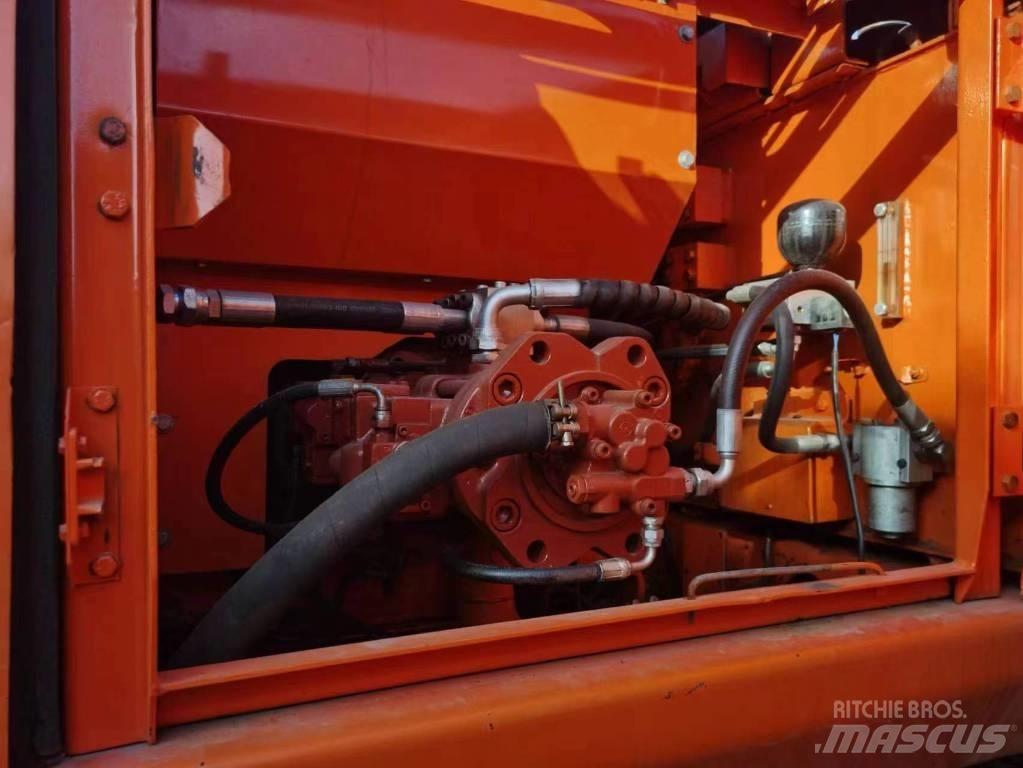 Doosan DH 220 Koparki gąsienicowe