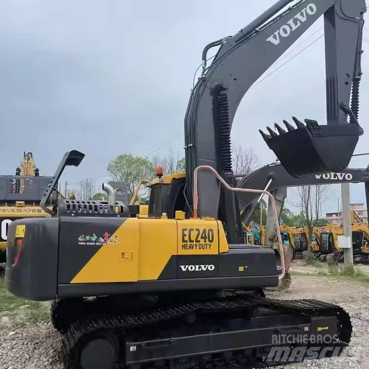 Volvo EC240D Koparki gąsienicowe
