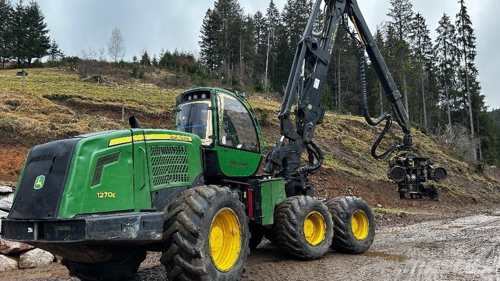 John Deere 1270 E Harwestery