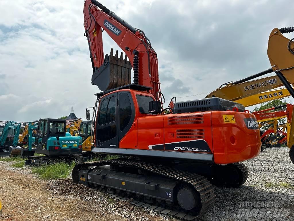 Doosan DX 225 LC-9C Koparki gąsienicowe