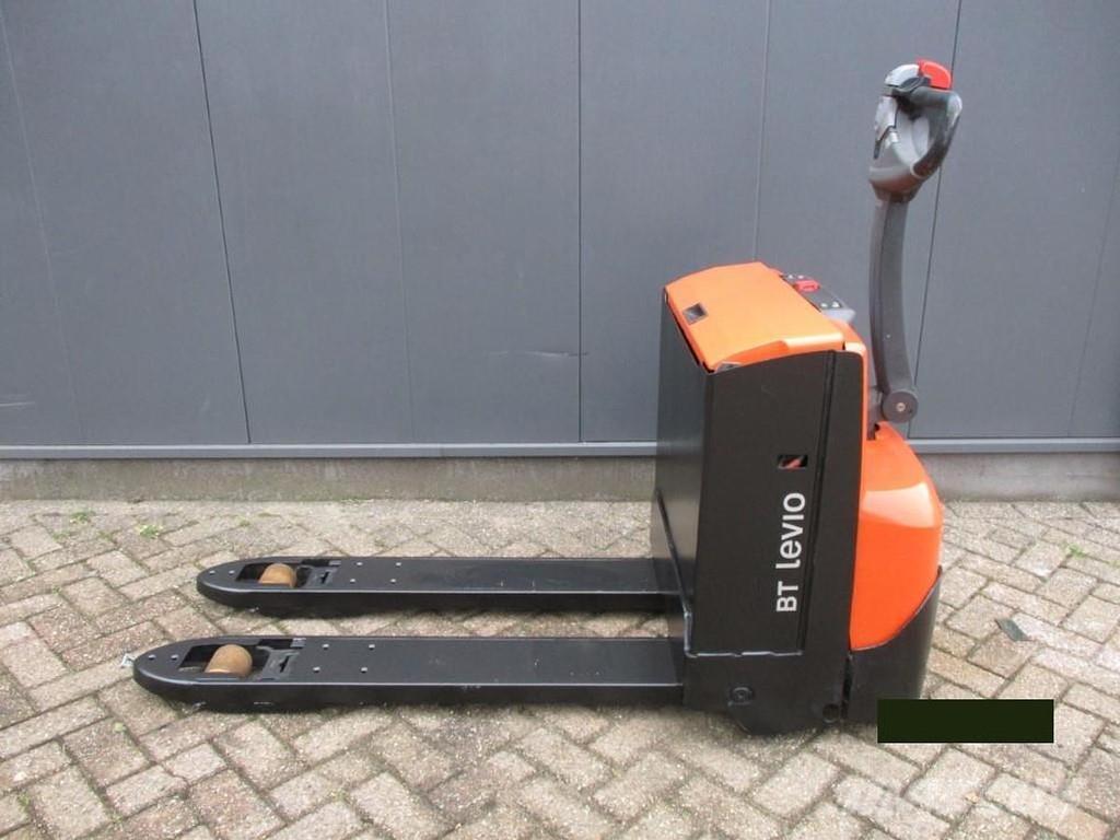 BT LWE180 Wózki widłowe unoszące