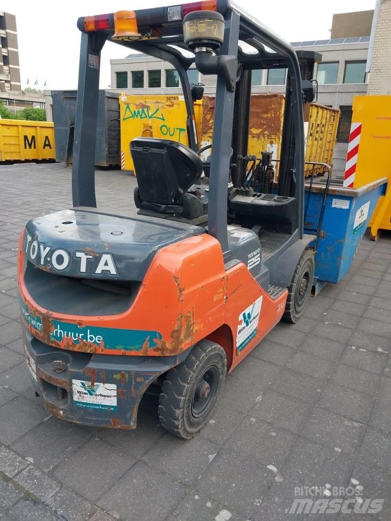 Toyota 8 FDF 25 Wózki Diesla
