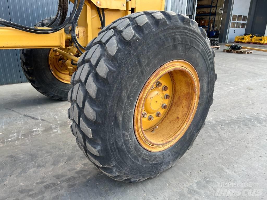 CAT 140K Równiarki