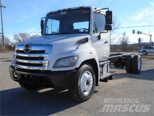 Hino 338 Pojazdy pod zabudowę