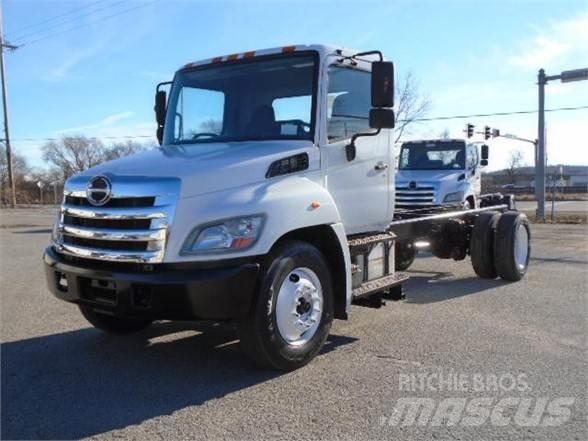 Hino 338 Pojazdy pod zabudowę