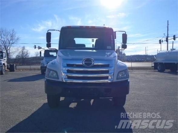 Hino 338 Pojazdy pod zabudowę