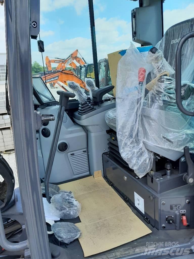 Doosan DX 63-7 Minikoparki