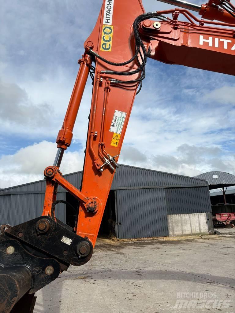 Hitachi 210LC Koparki gąsienicowe