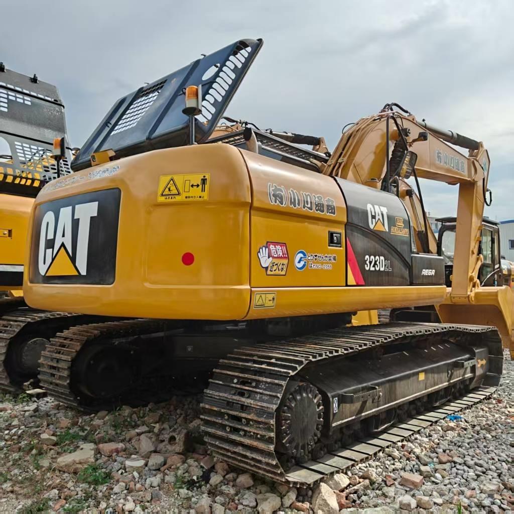 CAT 323D2 Koparki gąsienicowe
