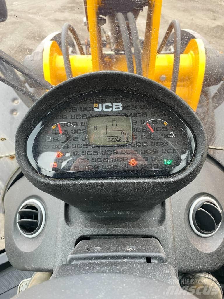 JCB 409 Ładowarki rolnicze