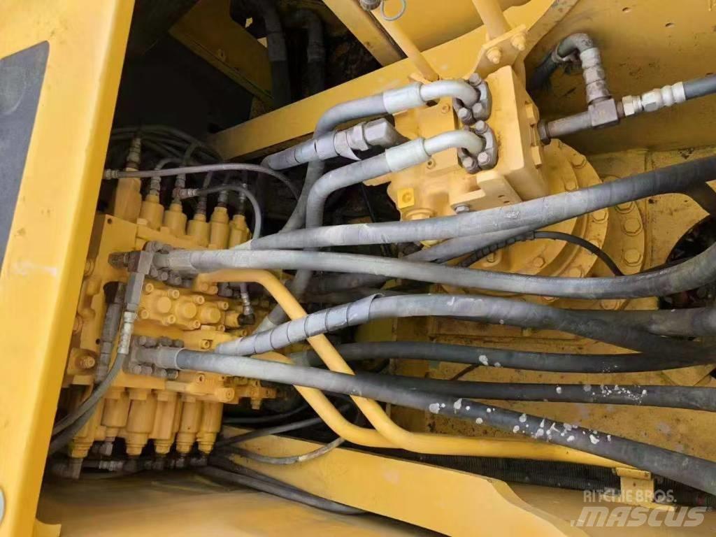 Komatsu 200-7 Koparki gąsienicowe