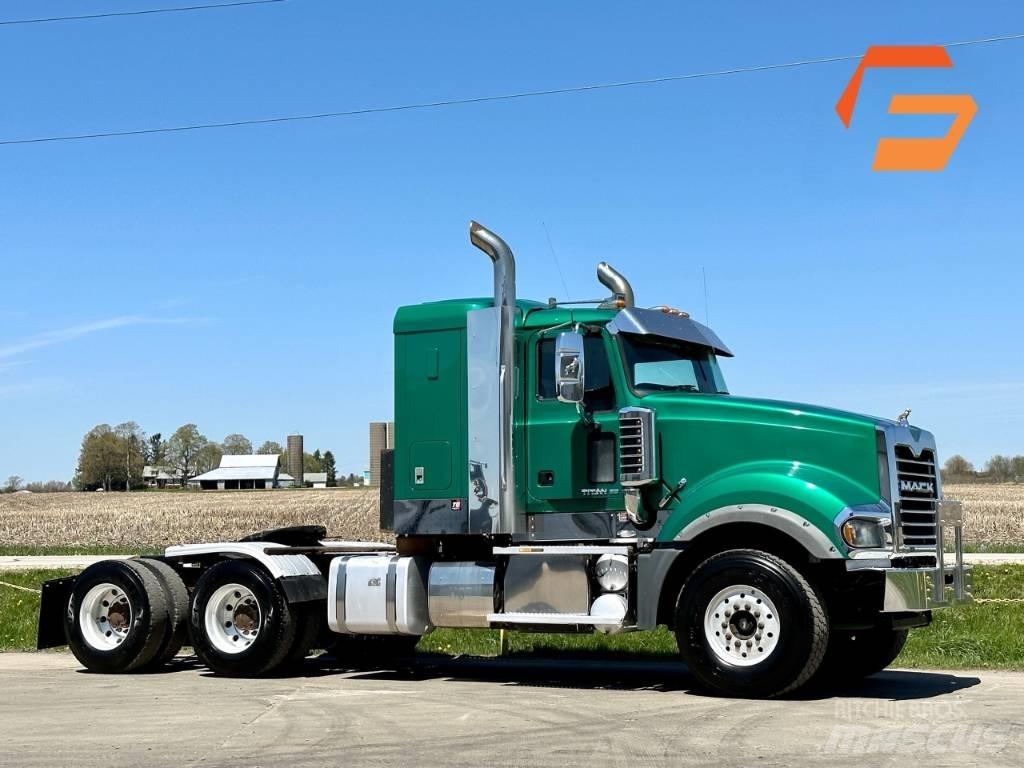 Mack TD713 Inne