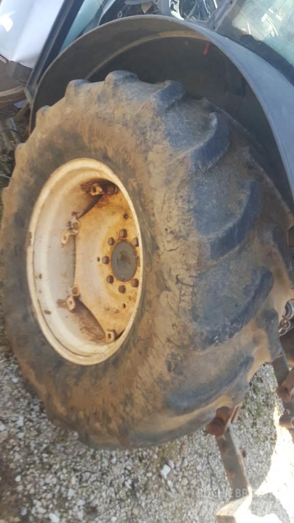  Pneus 420/70R24 Opony, koła i felgi