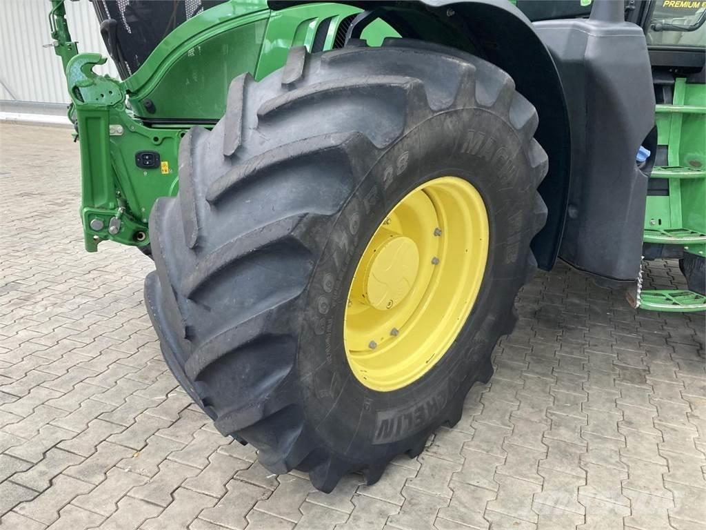 John Deere 6215R Ciągniki rolnicze