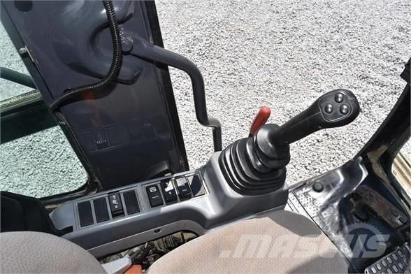 Hitachi ZX 135 Koparki gąsienicowe