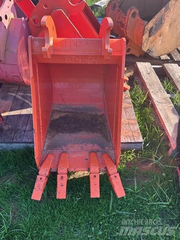 Kubota BT4584 Łyżki do ładowarek