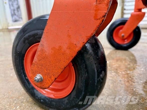 Kubota Z121S Kosiarki o zerowym promieniu skrętu