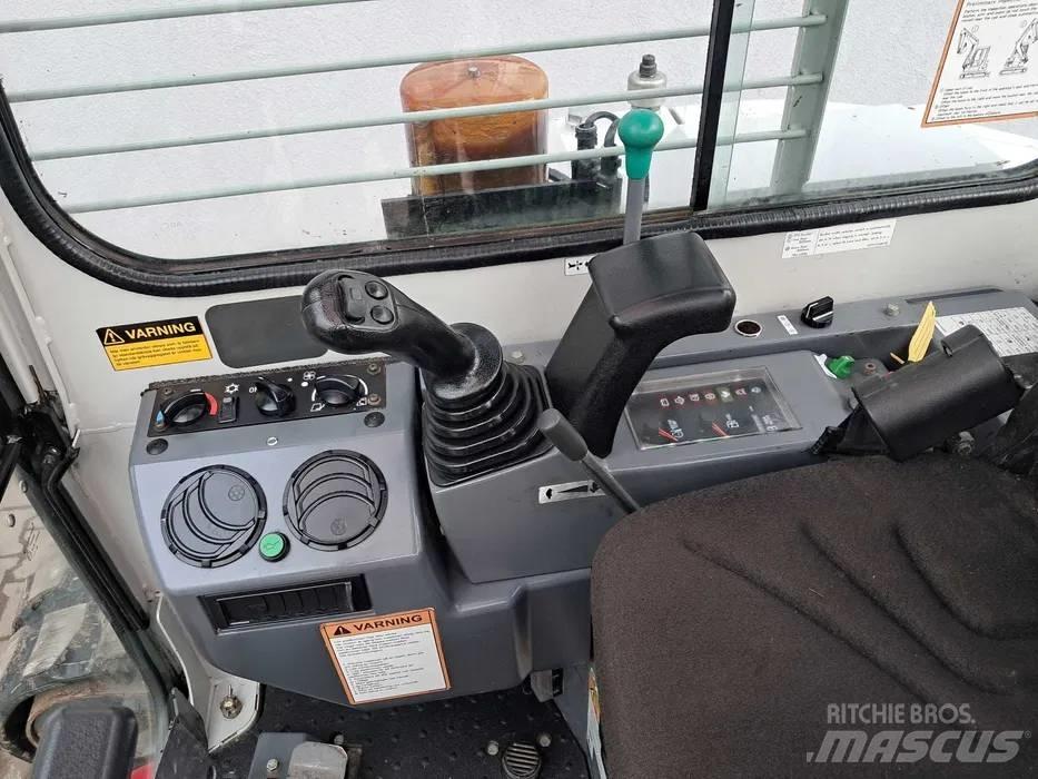 Takeuchi TB 153 FR Koparki gąsienicowe
